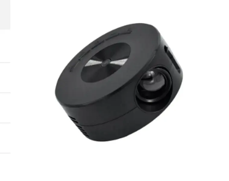 Rund svart Mikamax Pico Projector sedd snett framifrån